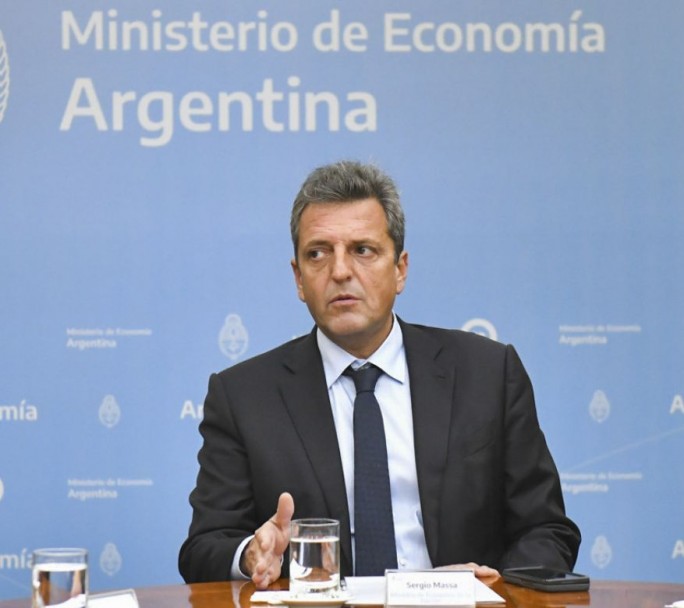 El dólar blue quedó hoy a un paso de tocar los $500 por lo que Massa ordenó intervenir el BCRA